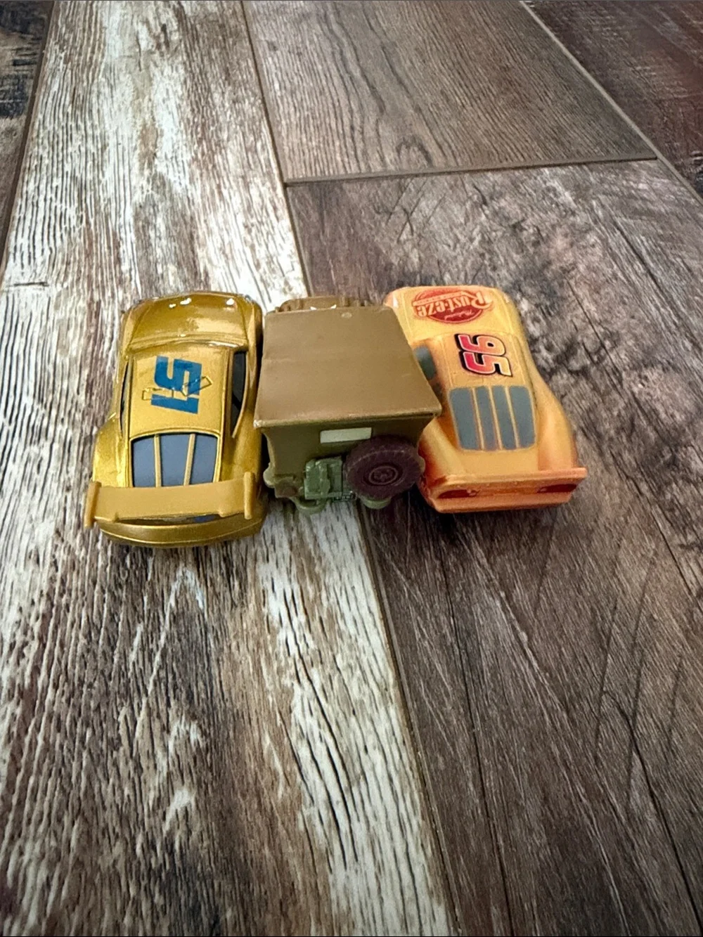 Lot of 16 Assorted Mattel Cars from Cars the Movie, Preloved - Picture 11 of 11